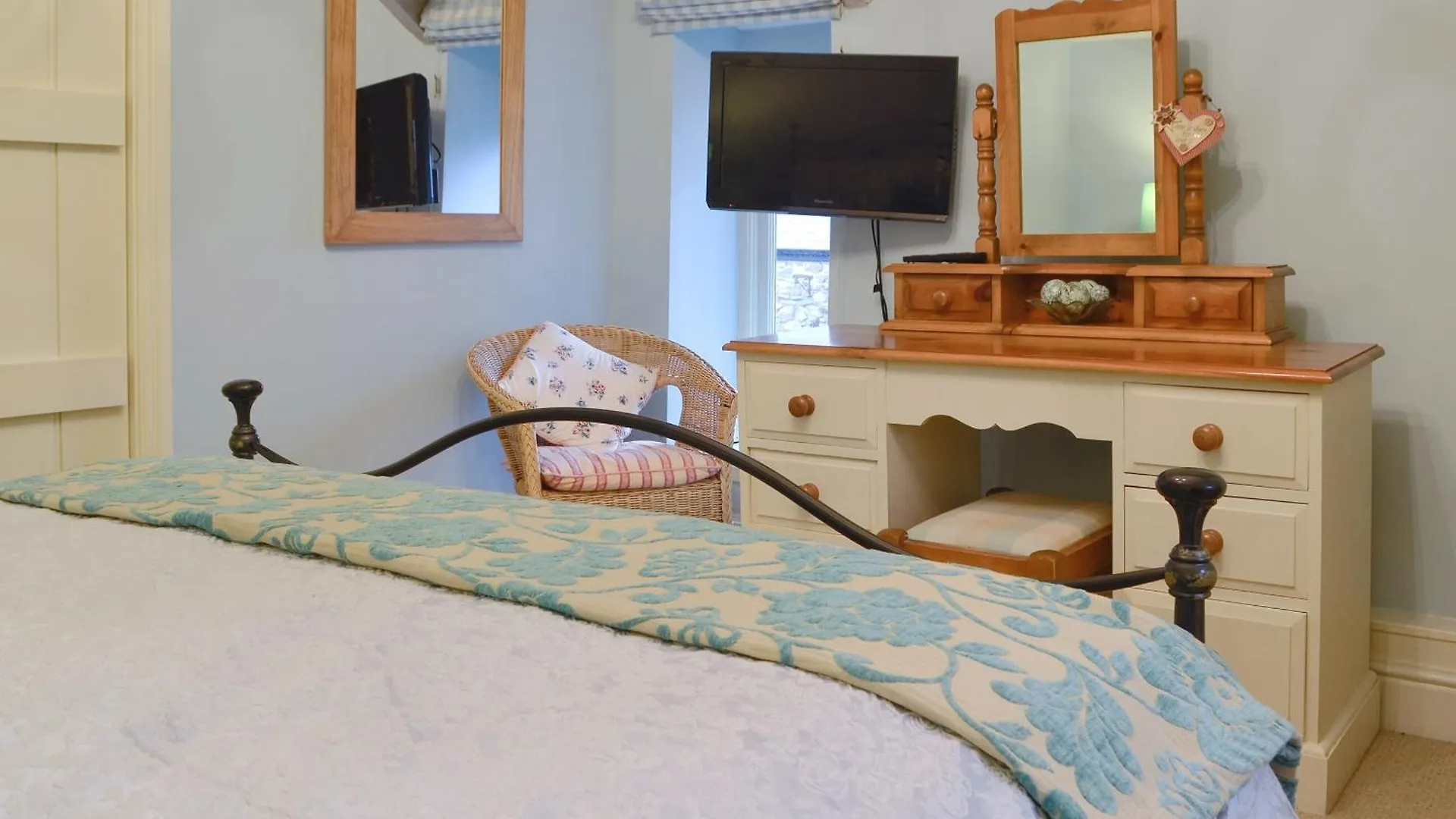 The Granary Villa Dunvant 0*,